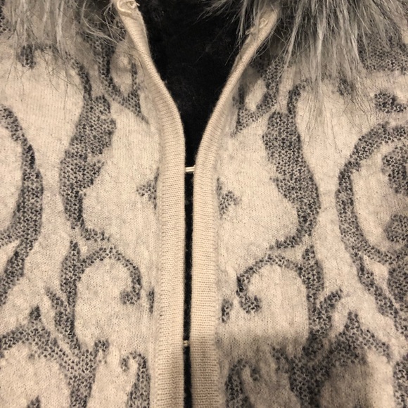 Beautiful coat - Picture 4 of 6